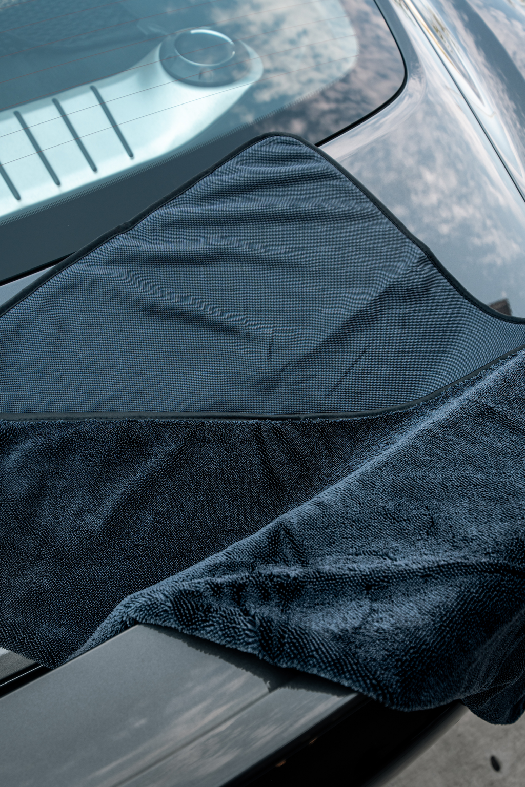 BLACKLINE SLIM TWISTED-LOOP DRYING TOWEL product image 5
