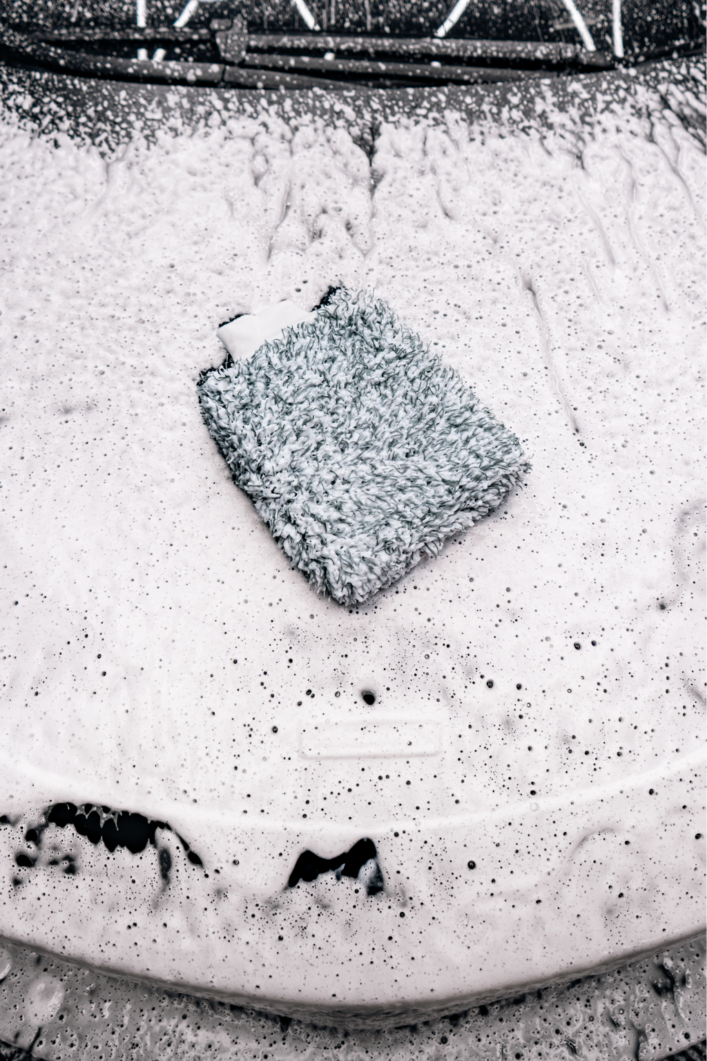 BLACKLINE MICROFIBER WASH MITT product image 2