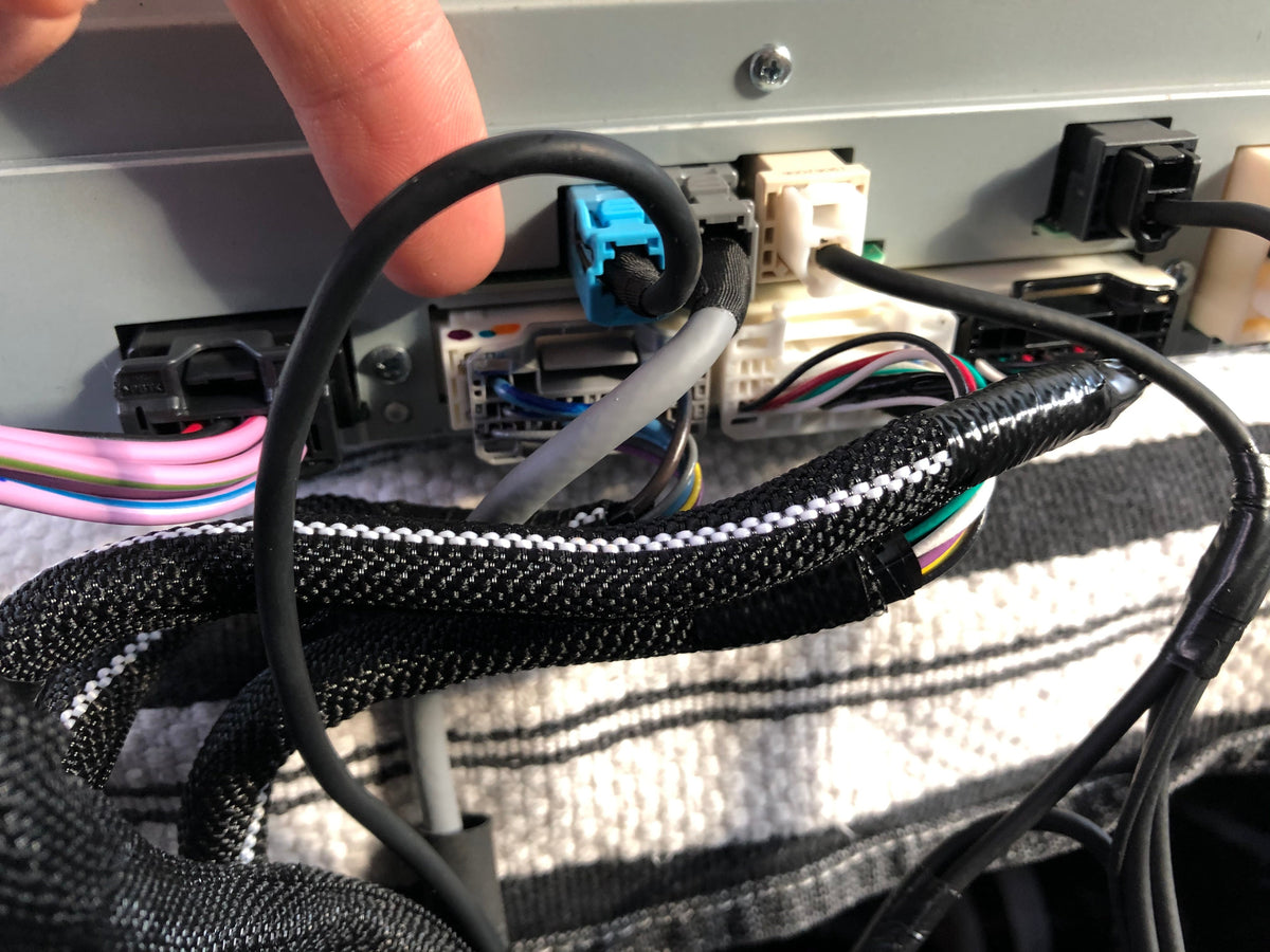 Toyota backup and front camera kit product detail 9